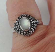 VINTAGE STERLING SILVER RING SIZE 7 MOTHER OF PEARL NATIVE DESIGN