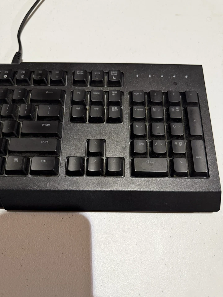 Razer Gaming Bundle Cynosa Chroma Keyboard + Abyssal Essential Mouse Great - Image 4 of 4