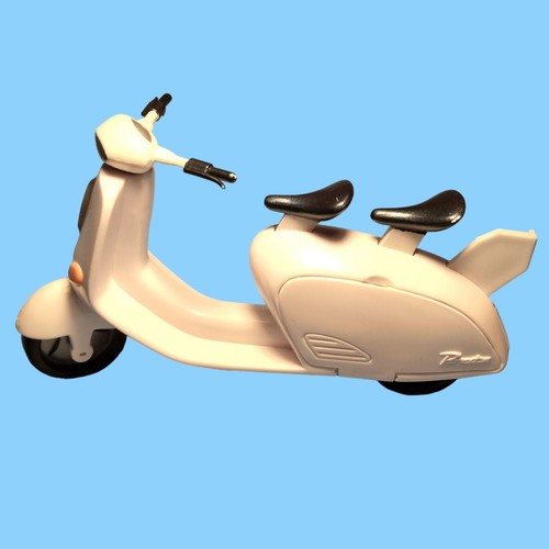 Bratz Lil Mini White 2 Seater Vespa Scooter Toy