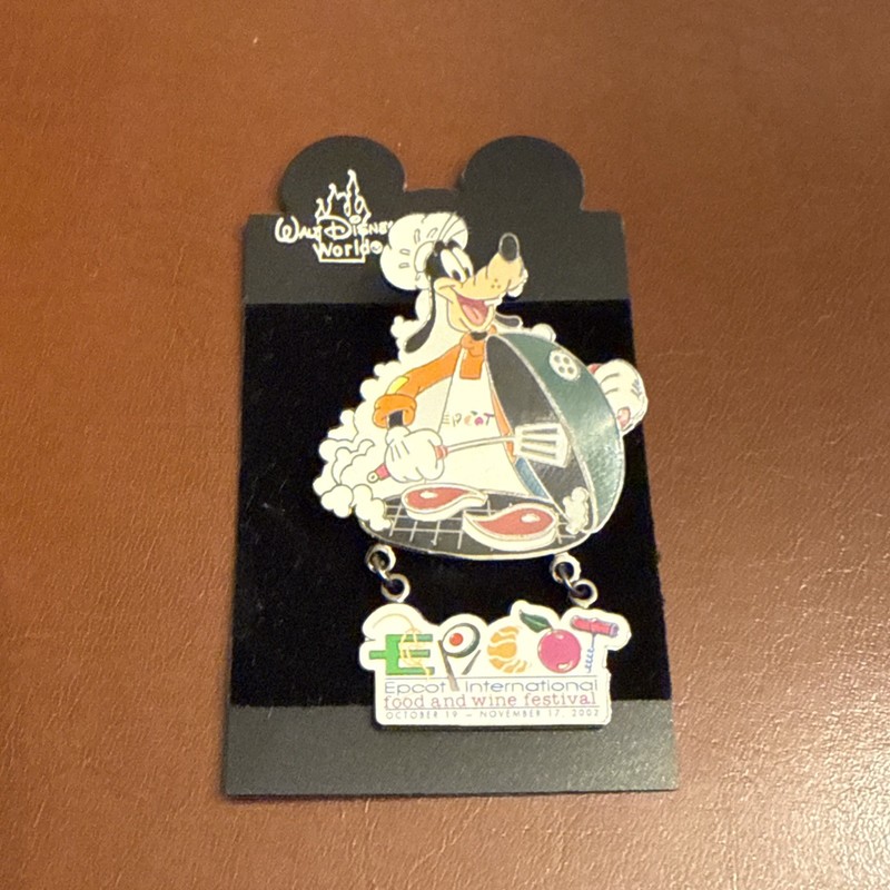 WDW Epcot International Food & Wine Festival 2002 Goofy Dangle LE4000 pin 