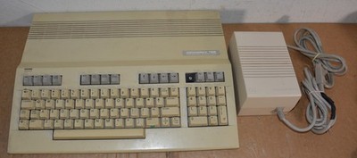 Commodore 128 Computer AS-IS Boots Keyboard Needs Repair C128