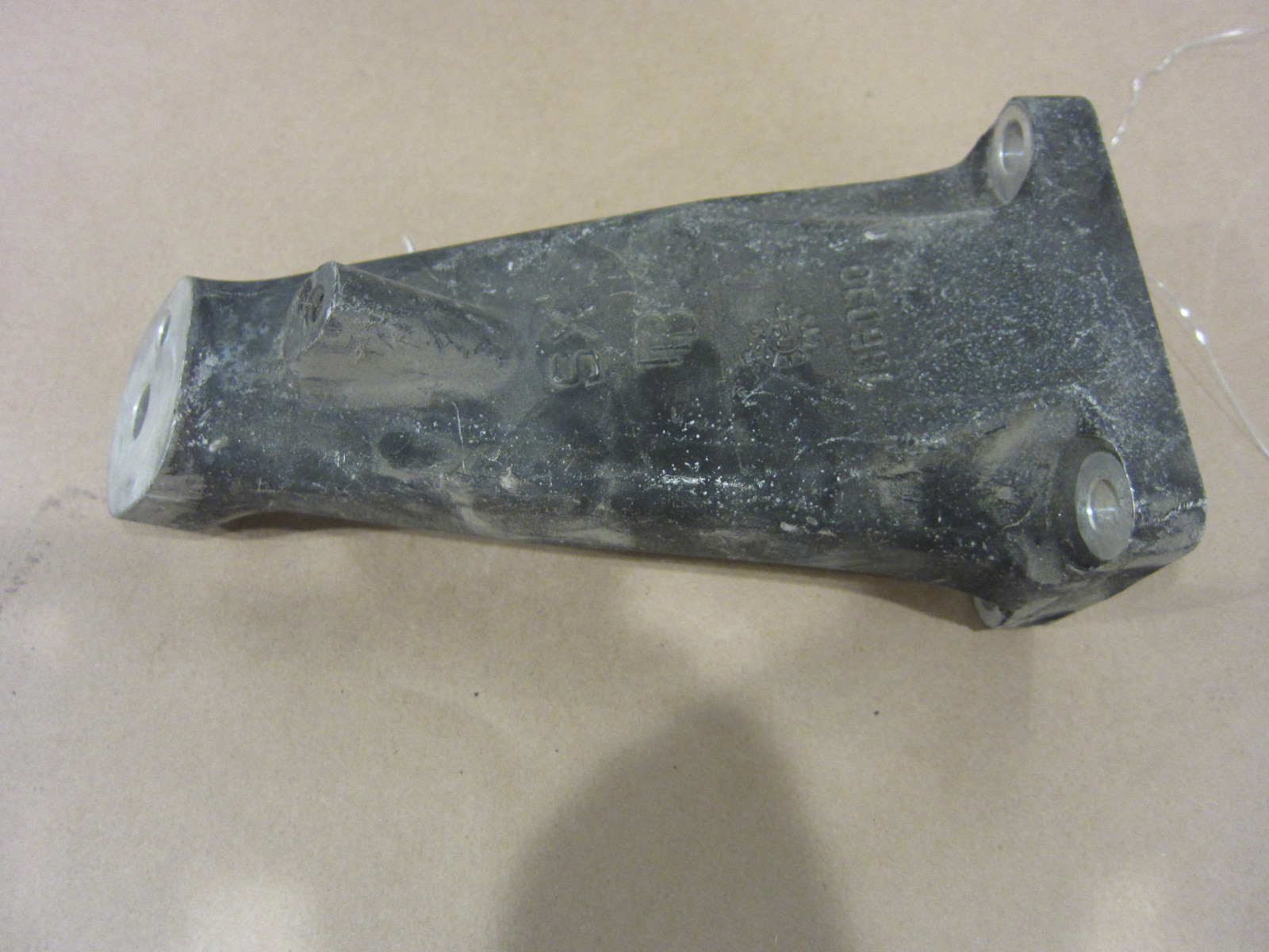 Maserati 4200 - LH Engine Support/Motor Mount - Part# 186030