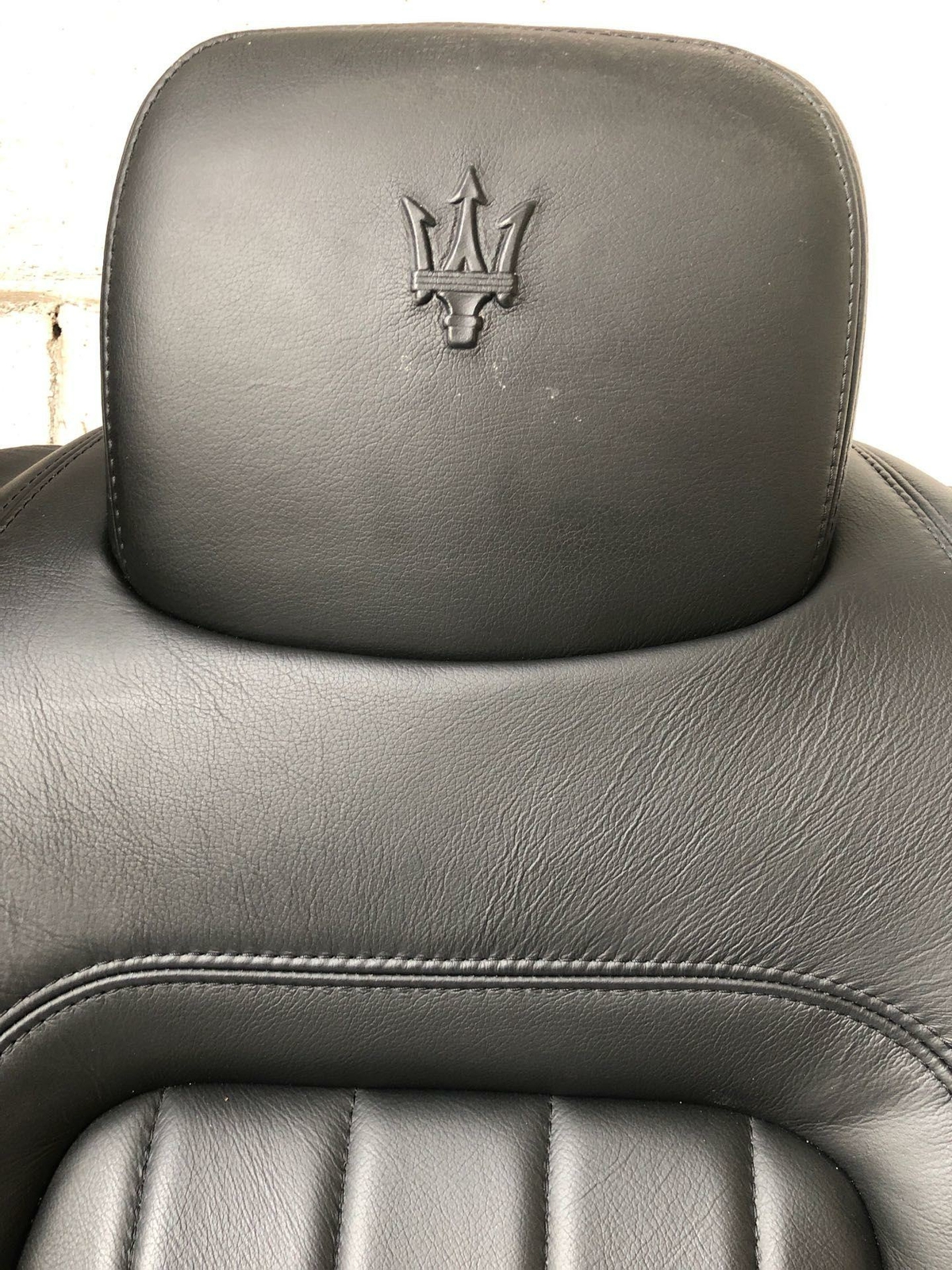 141516 MASERATI QUATTROPORTE RH RR UPPER SEAT BACK BLK LEATHER 