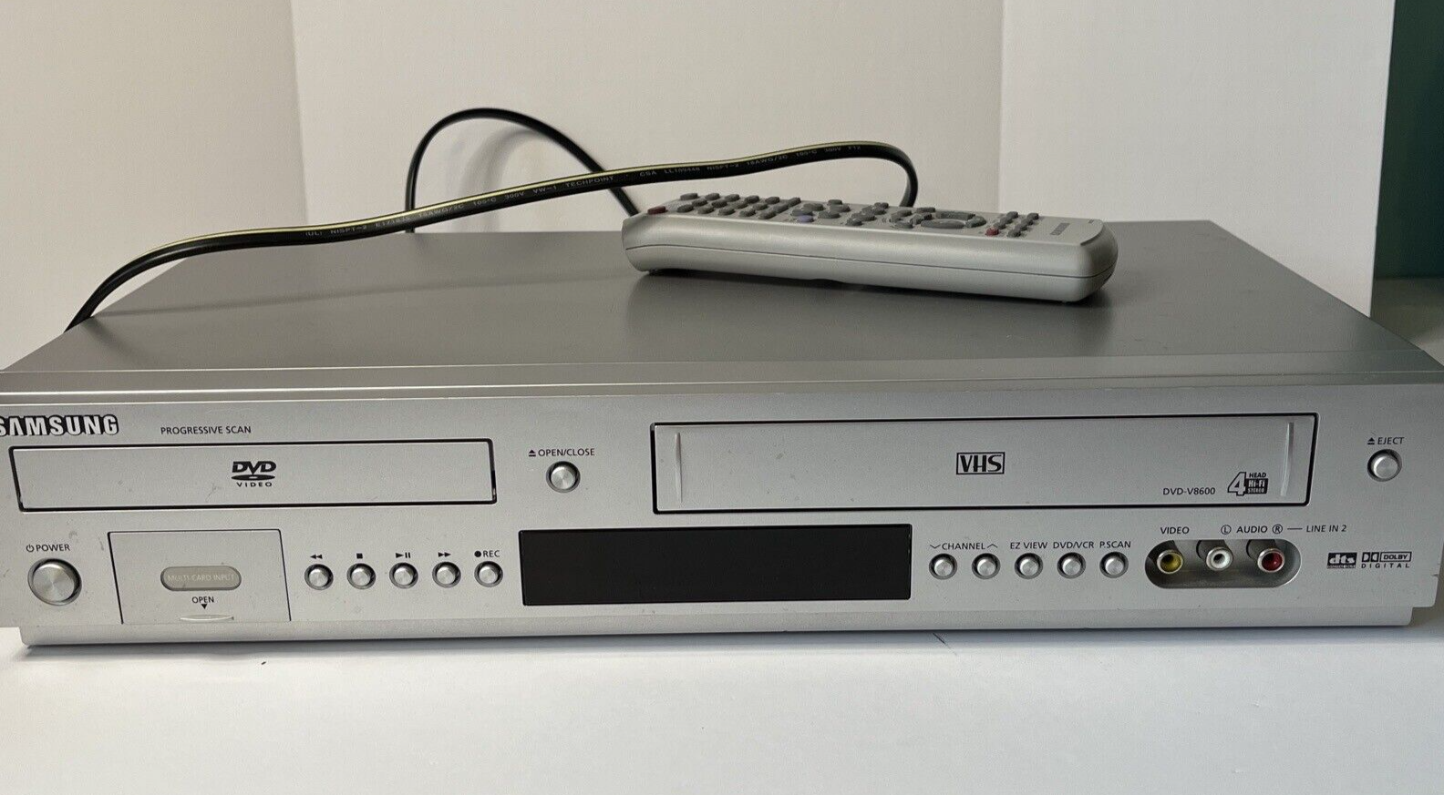 Samsung DVD-V8600 DVD VCR Combo Recorder & Card Reader - PARTS ONLY DVD NOT WORK