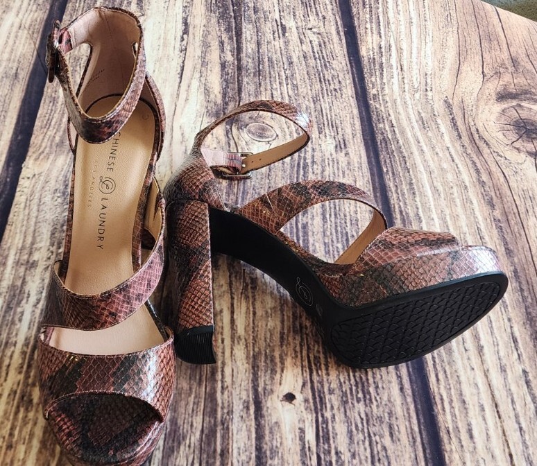 Chinese Laundry Snake Print High Heels shoes, Platform Heels, size 10