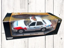Motor Max Law Enforcement1999 Crown Victoria Windsor Police (73500) 1:18 scale