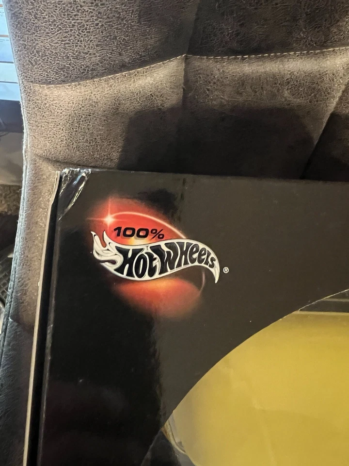 Autobús de arrastre VW personalizado Hot Wheels 1:18 Foto 4 de 4