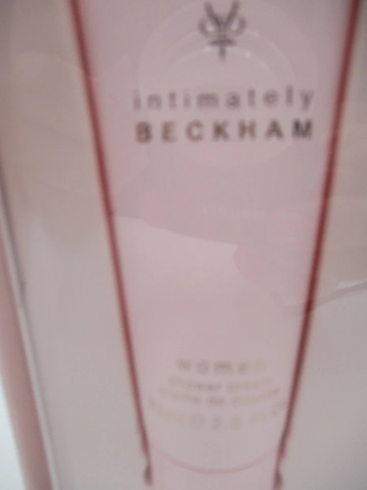 Beckham Intimately Women Eau de Toilette 75ml + Body Lotion 75ml + gel 75ml - Bild 3 von 4