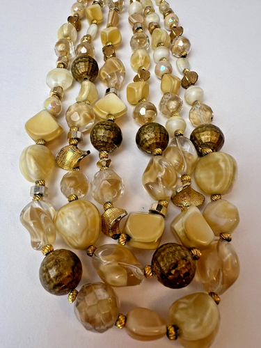 Vintage "Hattie Carnegie" Dreistrang Glas & Perlen Halskette ~ Gold & neutrale Töne - Bild 6 von 11