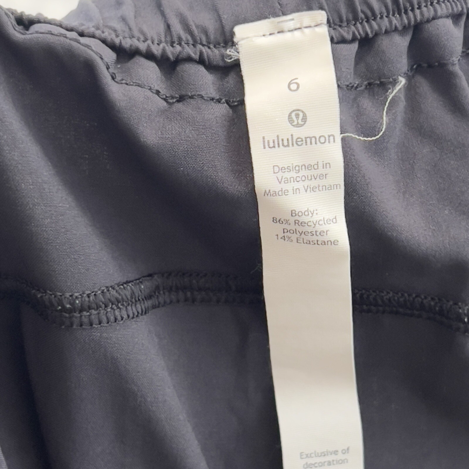 Lululemon Black Lightweight Cropped Drawstring Pu… - image 8