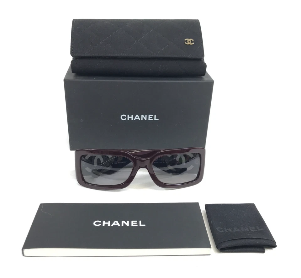 Gafas de sol Chanel 5526-A c.1461/M3 púrpura oscuro montura asiática con gris polarizado Foto 2 de 4