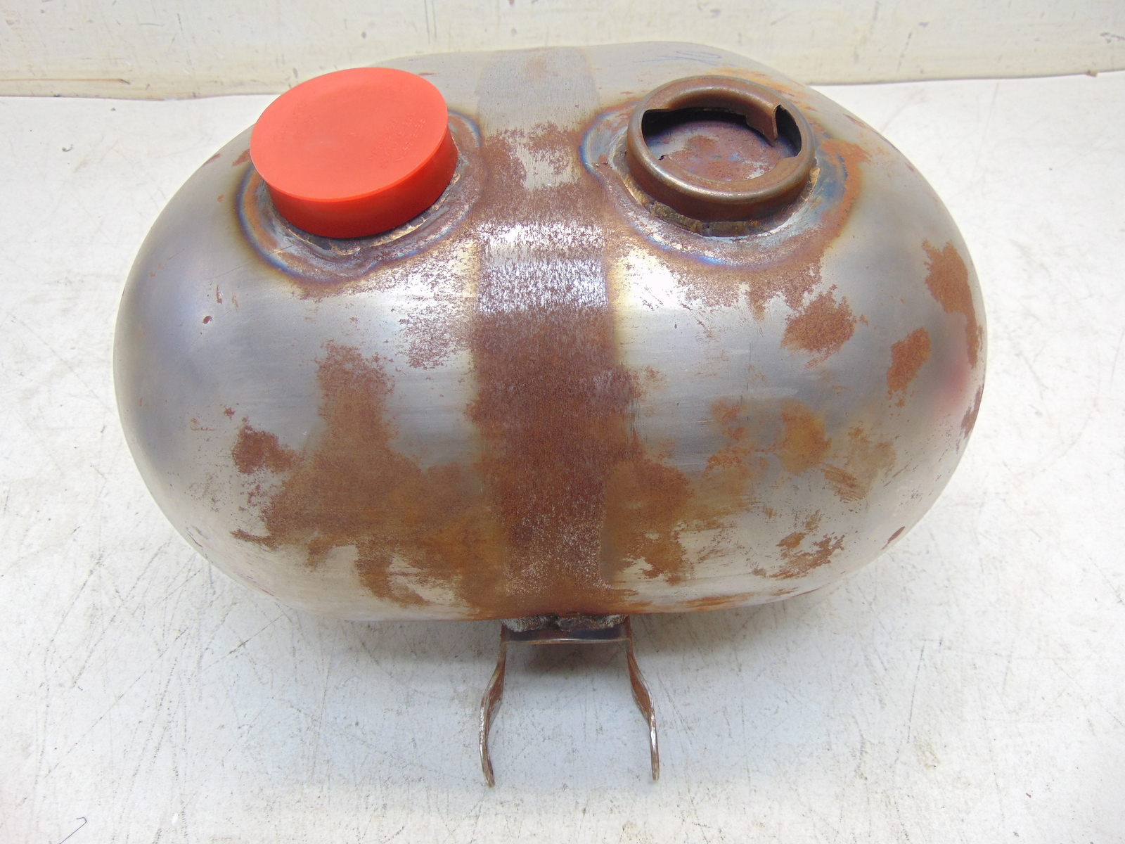 Paughco - 823C - Axed Gas Tank with Screw-In Cap, 4.2 Gal. (Dual Cap ...