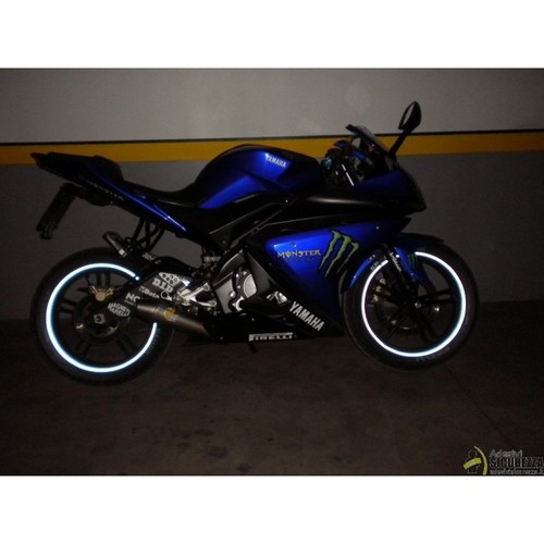 Stripe adesivi per cerchi moto 3M™ rifrangenti o fluorescenti 7mm X 6 Metri - Afbeelding 4 van 14