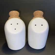 LIFVER Salt & Pepper Shakers Set cork tophat Kitchen Farmhouse White Ceramic NOB