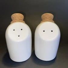 LIFVER Salt & Pepper Shakers Set cork tophat Kitchen Farmhouse White Ceramic NOB