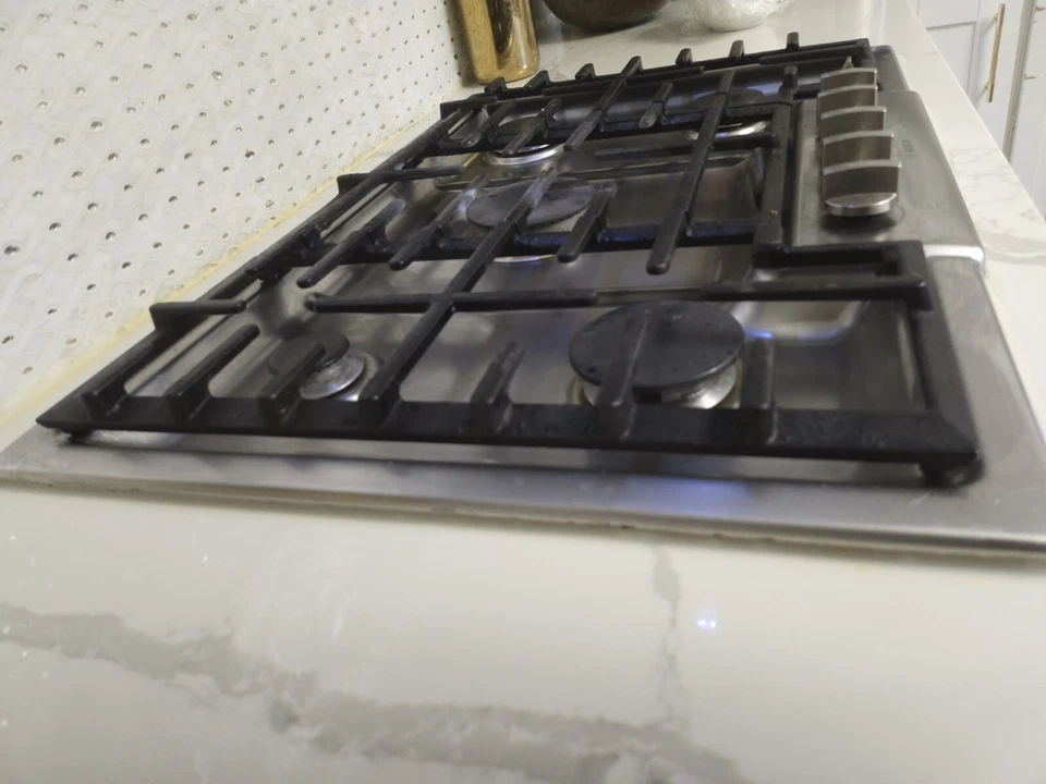 gas cooktop stove - Image 2 of 4