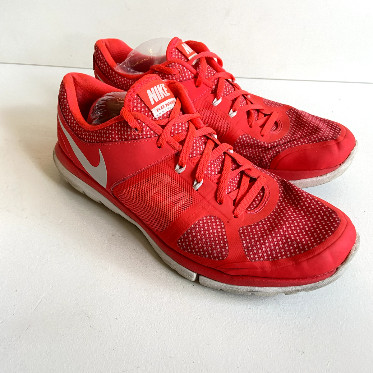 Nike Flex 2014 Run Womens Size 10 Running Shoes Sneakers Red  display picture 1