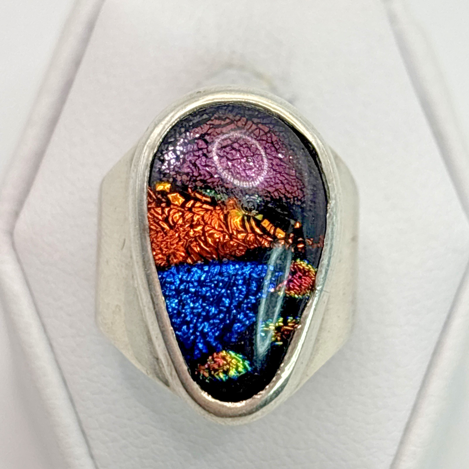 Stunning .925 Vintage Sterling Silver Estate Ring Size 8 with Multicolor Stone