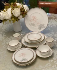 Noritake Empress Garden 17 Pieces Place ~ Starter Set Mint