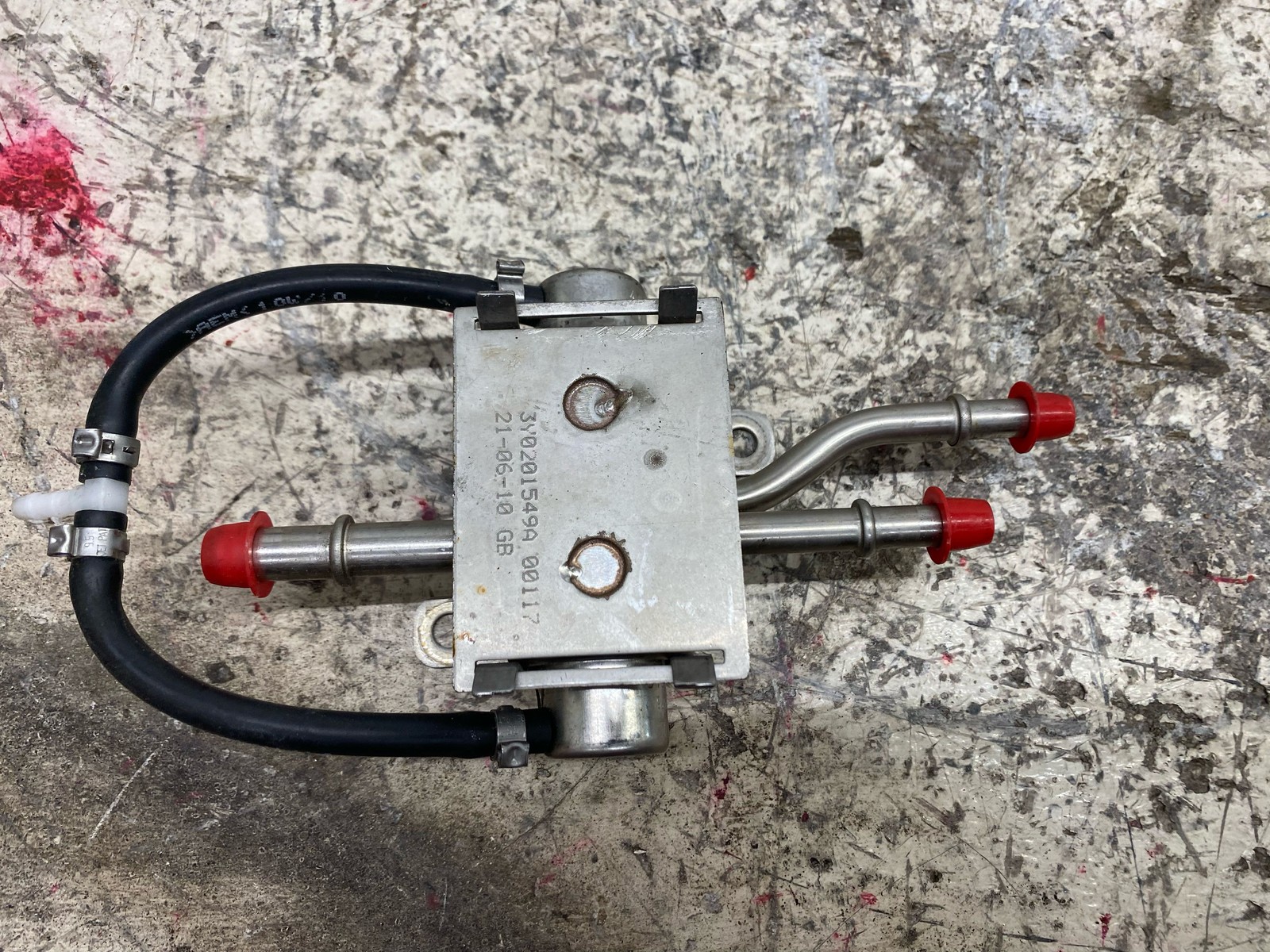 2010-2020 BENTLEY MULSANNE OEM 6.8L RWD FUEL PRESSURE REGULATOR PUMP 3Y0201549