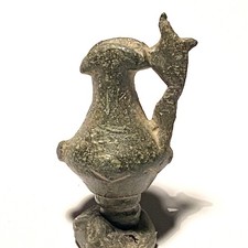 Antico oggetto romano in bronzo con brocca figura 150-200 d.C. 20gr AE 35mm VF raro