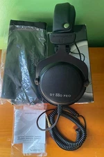 PERFECT! Beyerdynamic DT 880 Pro 250 ohm Studio All in Black Headphones!