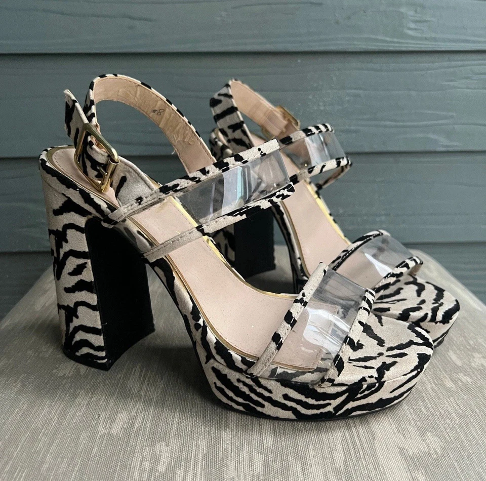 Salto plataforma feminino Qupid preto e branco estampa de animais tamanho 8,5 - Imagem 2 de 4