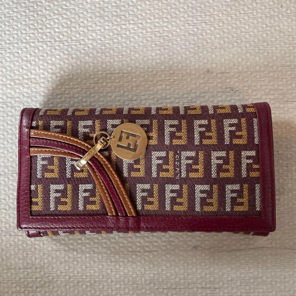 Cartera Larga Fendi Damas Púrpura Suave Cuero Ligero Nueva Foto 2 de 4