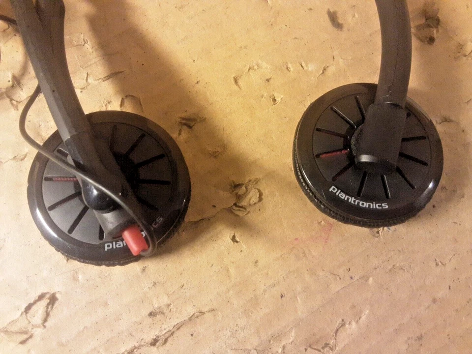 Plantronics Blackwire 300 DA Series 325T Stereo USB Plug Headset - Image 4 of 4