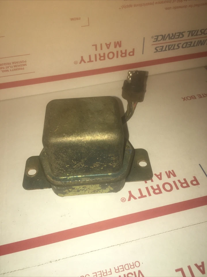 REGULADOR DE VOLTAJE DATSUN 620 Foto 2 de 4