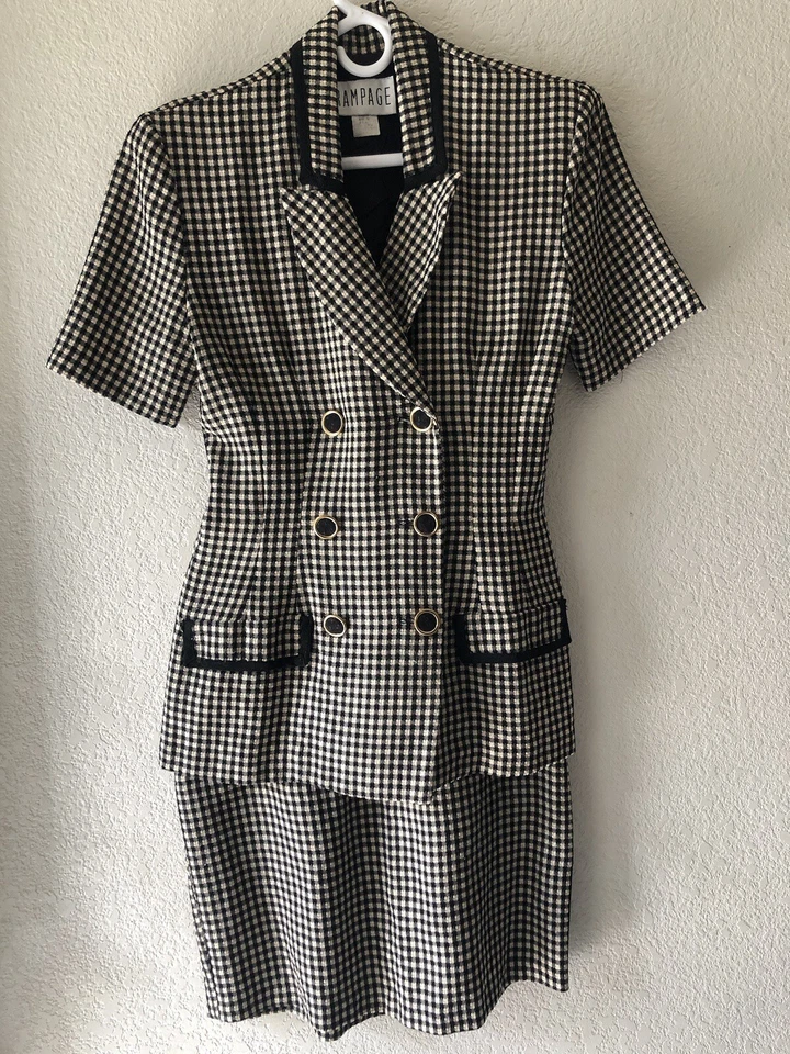 Traje Falda Rampage Vintage Negro/Blanco Talla Desconocida. Cintura 14 pulgadas usada Foto 2 de 4