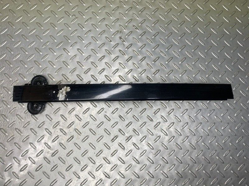 Bentley Continental Flying Spur 2005-2009 Rear Right Door glass guide