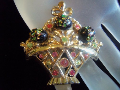 Coro Pretty Basket of Flowers Brooch Vintage 1&1/4 inch - Picture 2 of 5