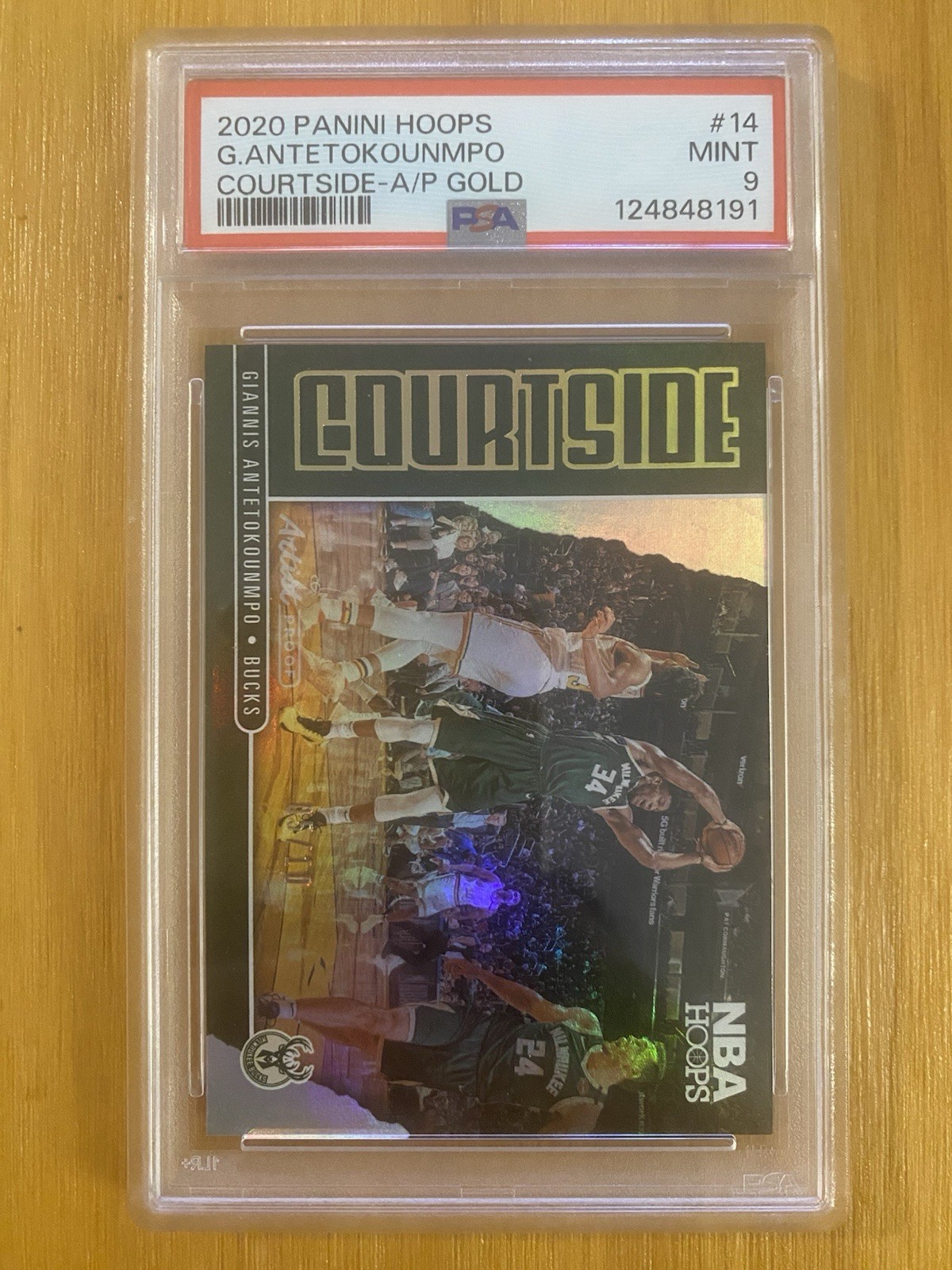 Panini NBA Hoops 2020-21 Giannis Antetokounmpo Courtside Gold #14 PSA 9