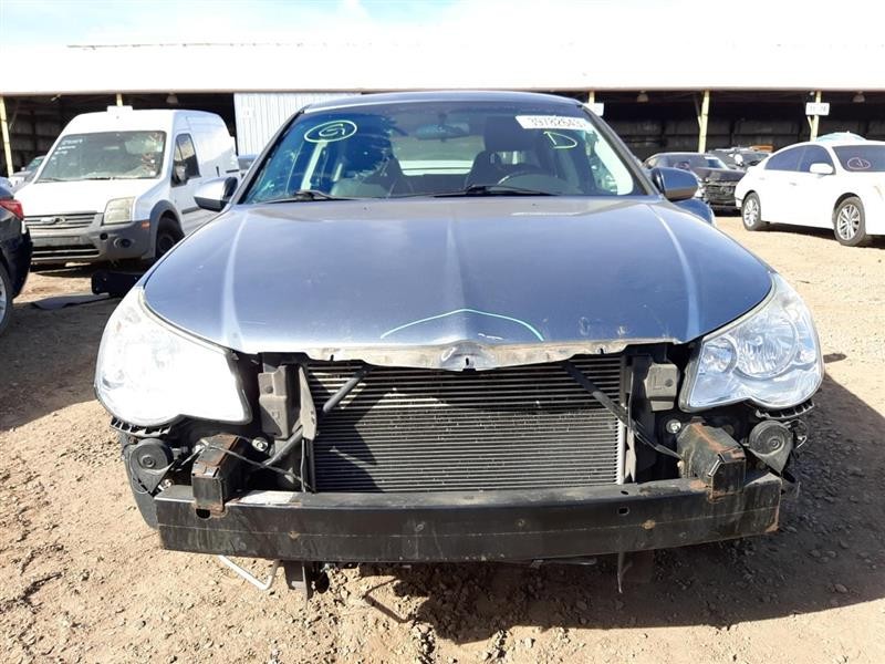 Used Right Tail Light Assembly fits: 2010 Chrysler Sebring Conv lid mounted R. R