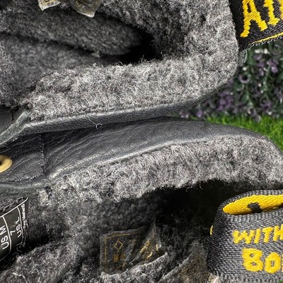 Dr. Martens 31873 Womens Sz 7 Black Faux Fur Lined Grizzly Leather