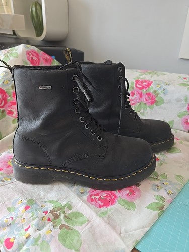 Dr. Martens 1460 W WP Waterproof Drywair Black Lace Up Doc Boots Women’s Size 6 - Picture 3 of 11