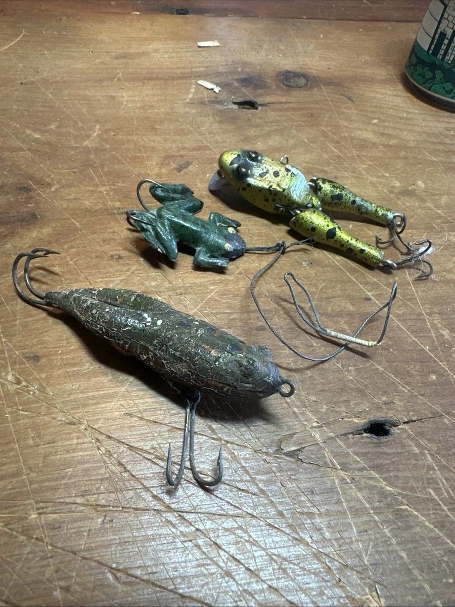 antique frog fishing lures DOVER, NEW JERSEY F.S. BURROUGHS & COMPANY CROAKER LURE RARE RATTLER Morphy's 'Lured' Collectors Of Antique