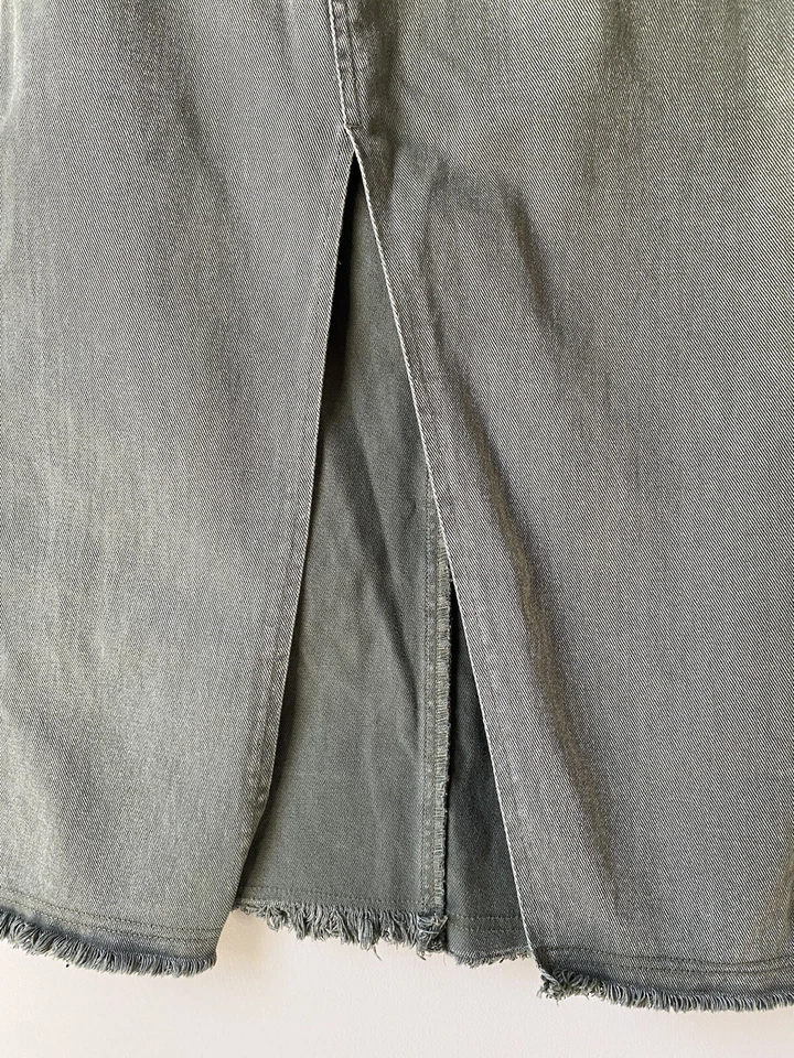 Ena Pelly Women’s Denim Midi Skirt Size 8 Grey Stone Wash Front Split Frayed Hem - Image 4 of 4