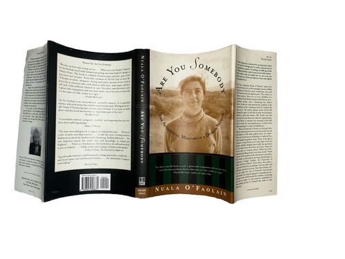 ARE YOU SOMEBODY: THE ACCIDENTAL MEMOIR OF A DUBLIN WOMAN HARDBACK - Imagen 8 de 12