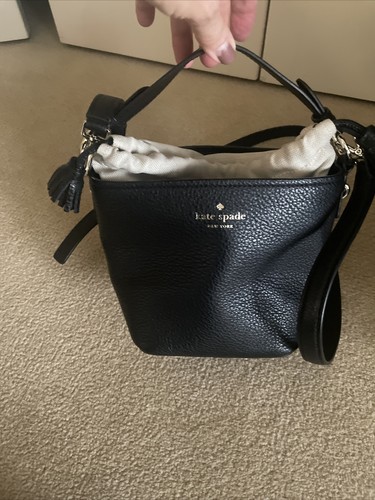 Kate Spade Sm Black Leather Bucket Drawstring with White Lining Crossbody EUC - Bild 3 von 7