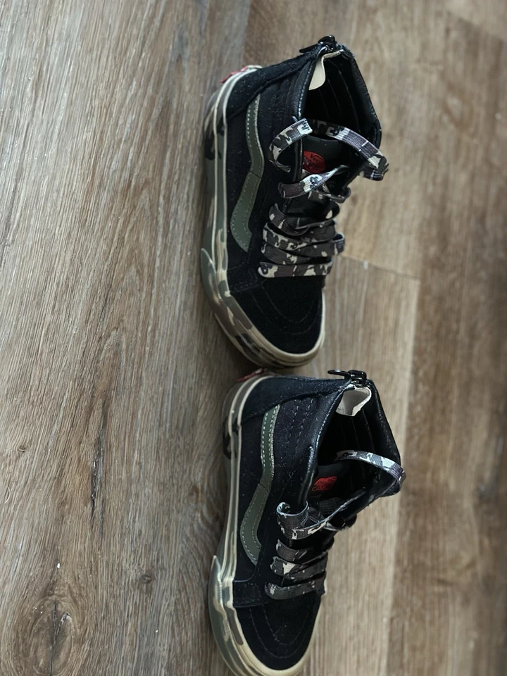 Zapatilla deportiva Converse Juniors Chuck Taylor All Star camuflada niños talla 10,5 negra/camuflaje Foto 2 de 4