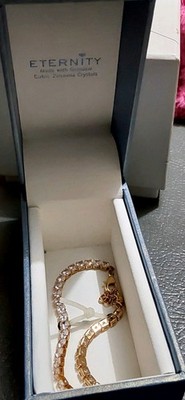 Eternity Silber Armband mit echten Zirkonia Kristallen
