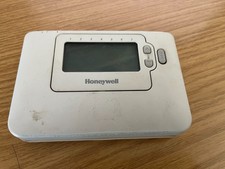 Honeywell CM707 7 Day Wired Programmable Thermostat Cmt707a1029