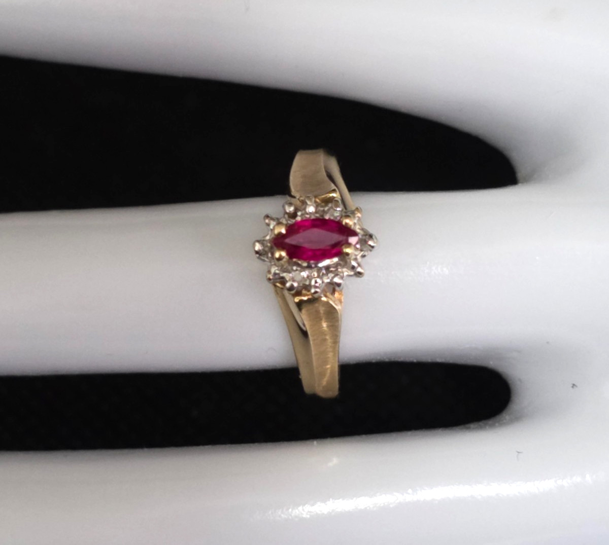 Solid 10K Yellow Gold Ruby Diamond Ring Size 6.25… - image 1