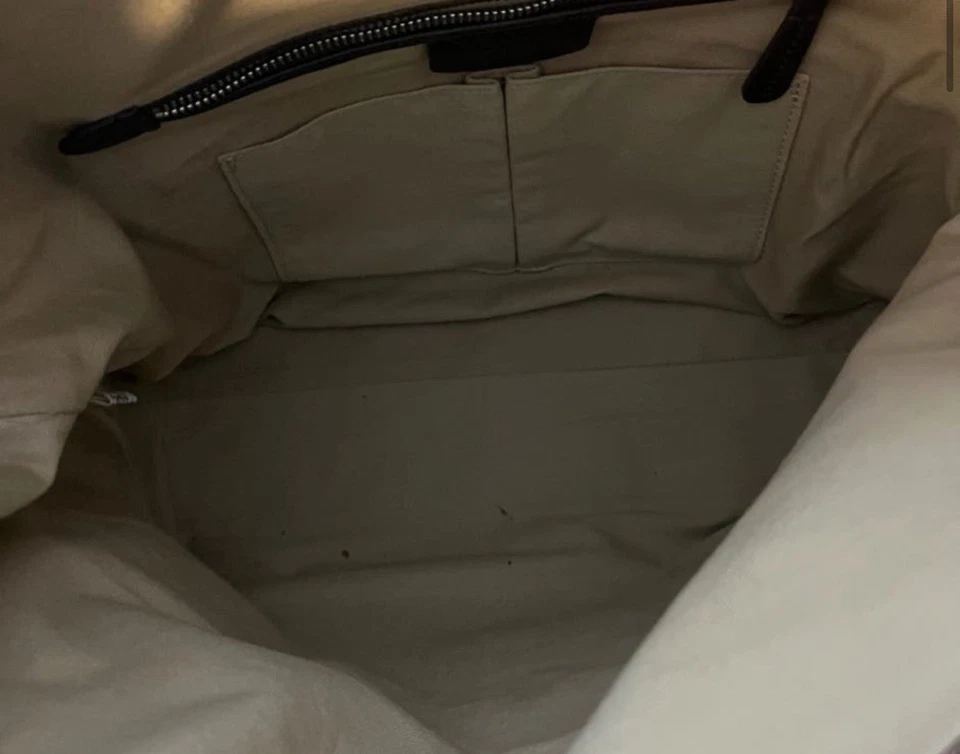 Bolsa de ombro UGG couro tom duplo camurça marrom bege desleixado Hobo Boho bolsa em excelente estado usado - Imagem 4 de 4