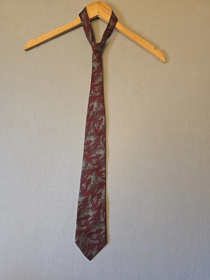 Giorgio Armani Hombres Clásico Cuello -Corbata Seda Granate/Plateado Italia 58 in X 3 in Foto 2 de 4