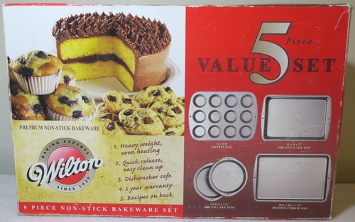 5-Piece Non-Stick Wilton Bake It Better Cookie Sheet Pan Round Cake Set Baking - Picture 2 of 7