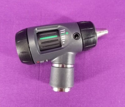 Welch Allyn 3.5V 23810 Macroview Otoscope - Slight issue-See photos-collectible
