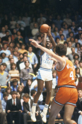 North Carolina Michael Jordan In Action Basketball 1982 4x6 Foto 